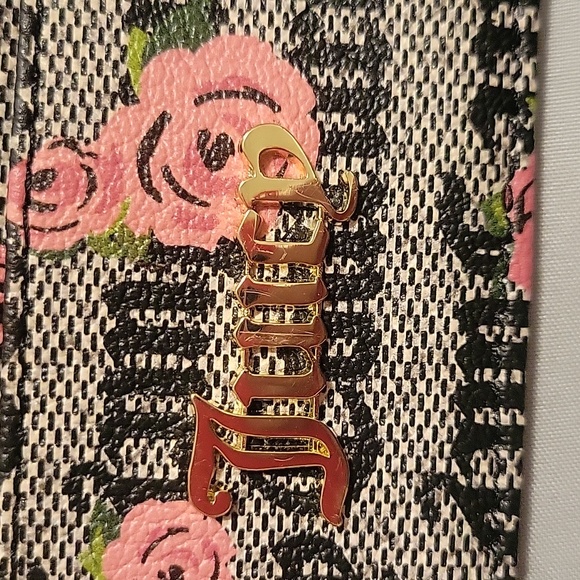 Juicy Couture mini wallet like new - Picture 2 of 8